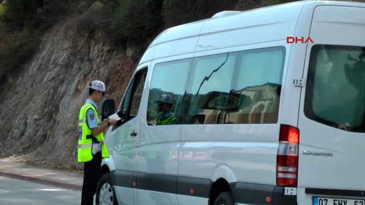 Kemer Okul Önlerinde Denetimler Sıklaştırıldı