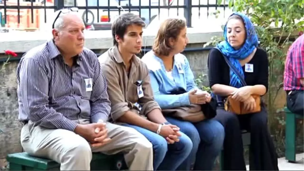 Manken Ece Gürsel\'in Babası Toprağa Verildi