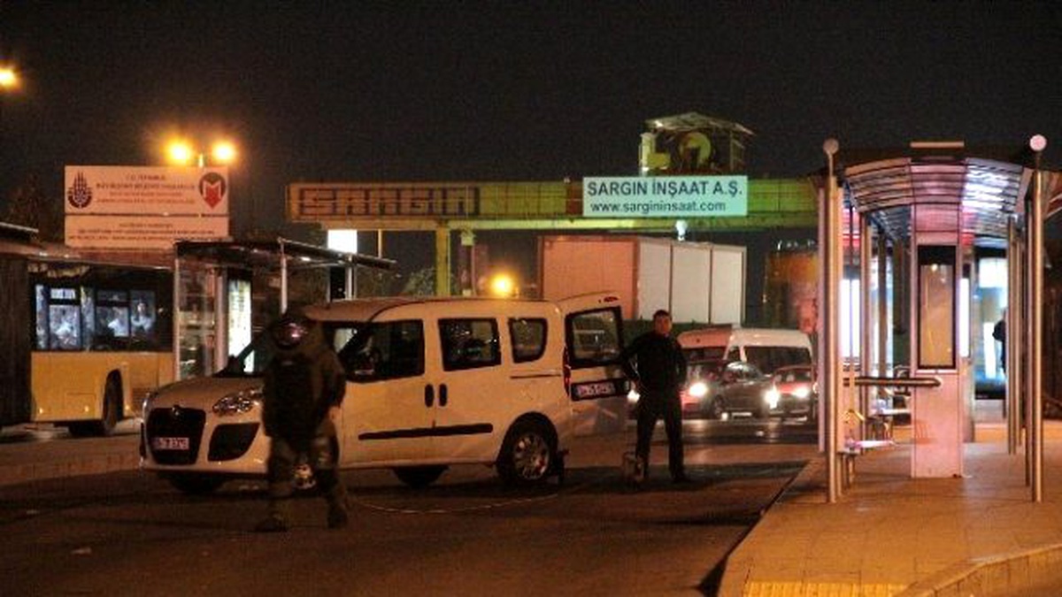 Mecidiyeköy Otobüs Duraklarında Şüpheli Çanta Paniği