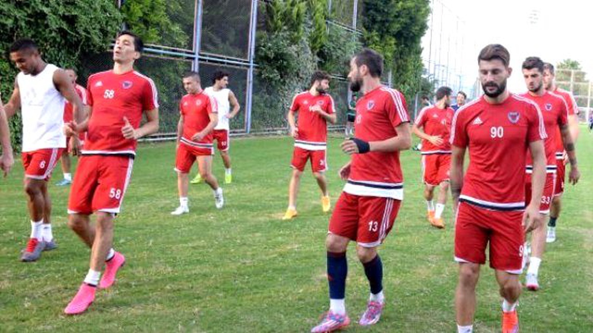 Mersin İdmanyurdu\'nda, Tabzonspor Hazırlıkları Sürüyor