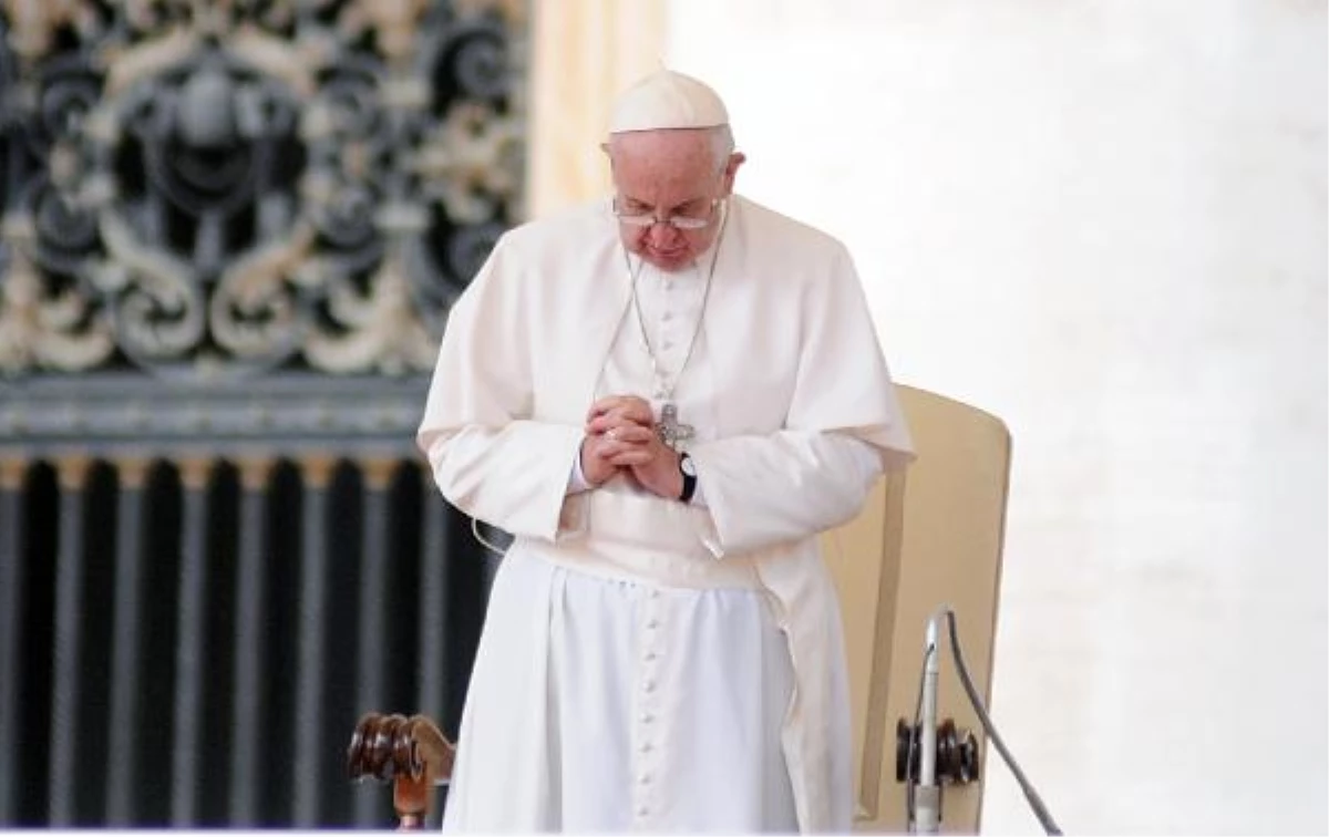 Papa, Vatikan\'da Meydana Gelen Skandallardan Ötürü Özür Diledi