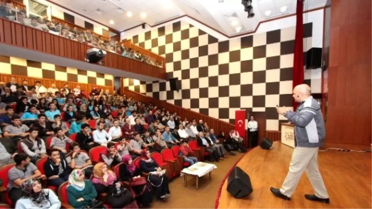 Tarihçi Yazar Uğurluel: "İslam Medeniyeti Mabet Medeniyetidir"