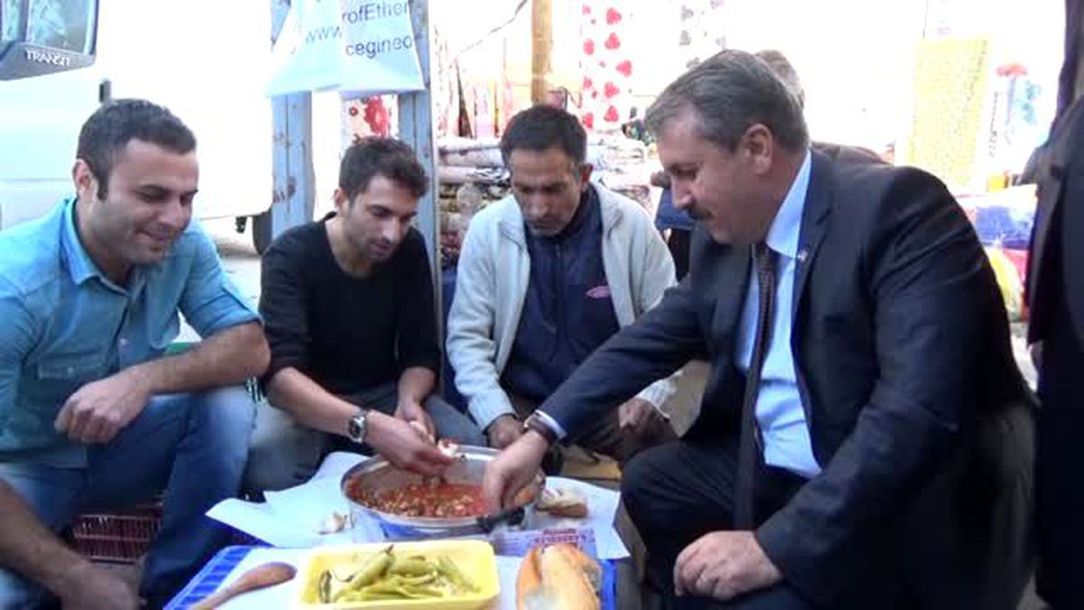 BBP Genel Başkanı Mustafa Destici Mardinli Pazarcıların Sofrasına Misafir Oldu