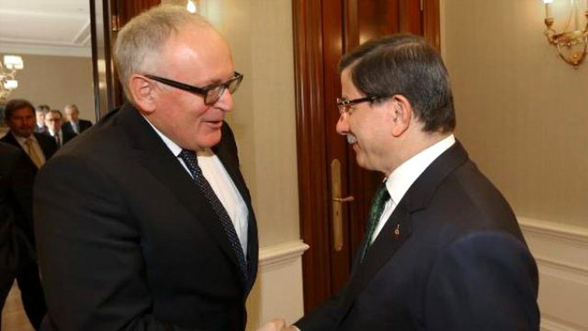 Davutoğlu AB Komisyonu Başkan Yardımcısı Frans Timmermans\'ı Kabul Etti