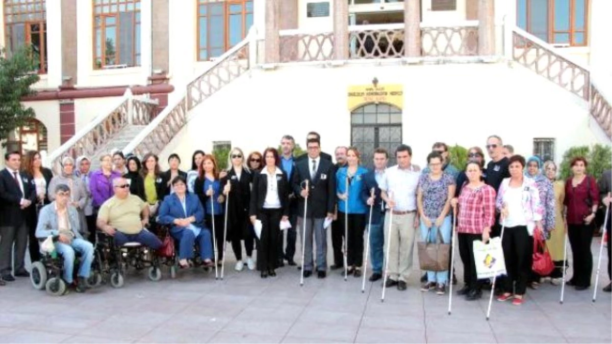 Engelliler Meclisi 30 Dakikalığına Onlar Gibi Hissetti