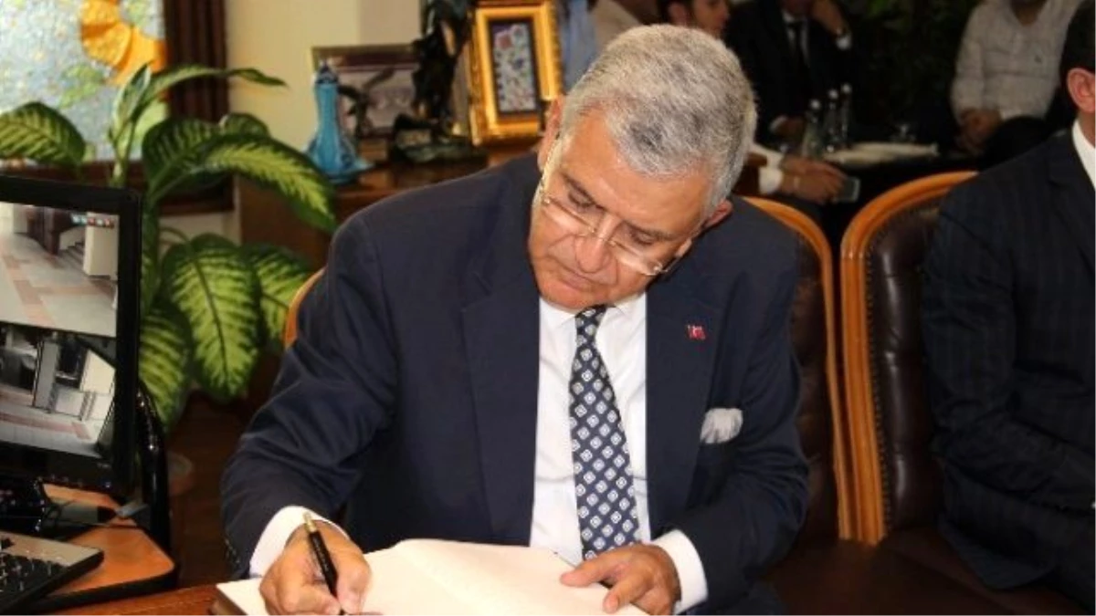 Eski AB Bakanı Volkan Bozkır, İskenderun\'da