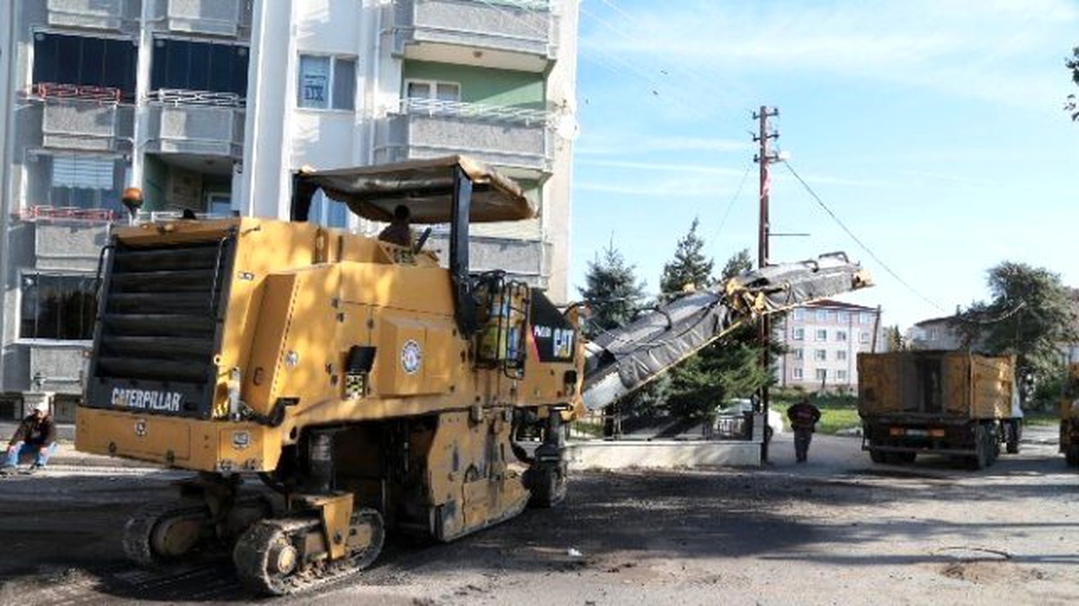 Kırklareli\'nde Sıcak Asfalt Çalışması Hazırlıkları