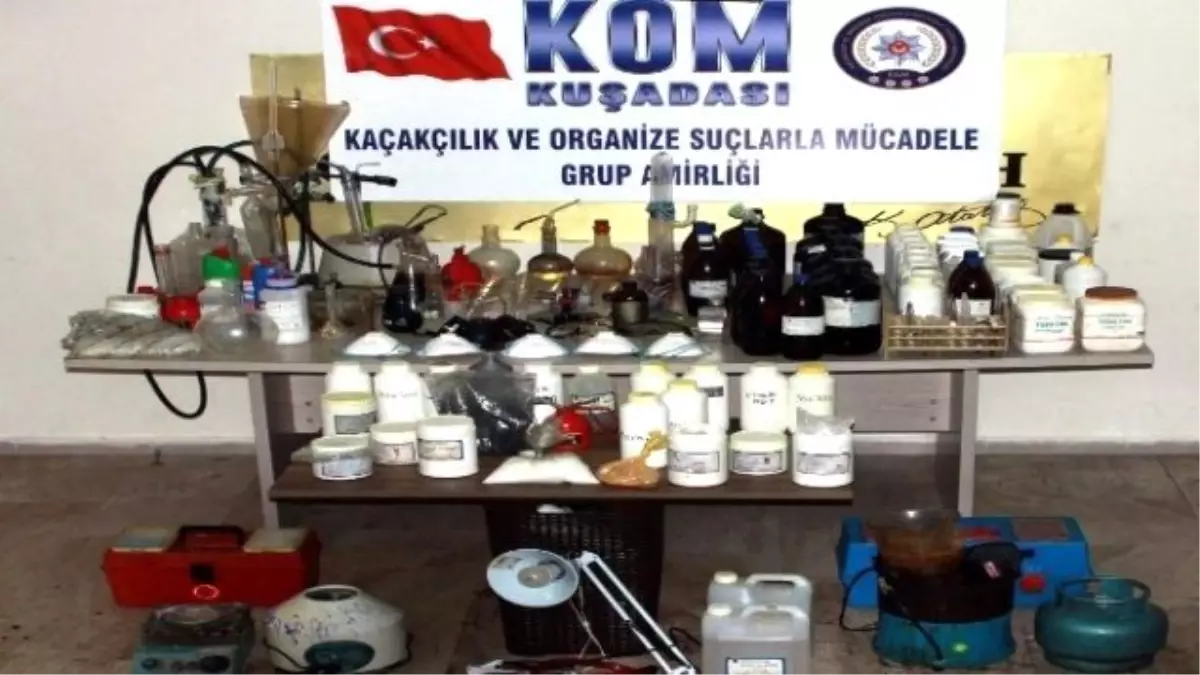 Kuşadası\'nda Uyuşturucu İmalathanesi Çökertildi