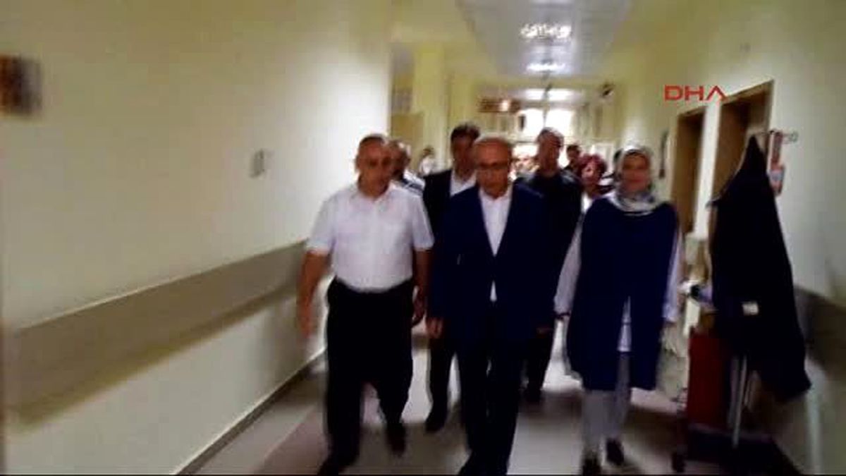 Mersin\'de Ak Parti- MHP Gerginliği Elvan Hastanede Ziyaret Etti