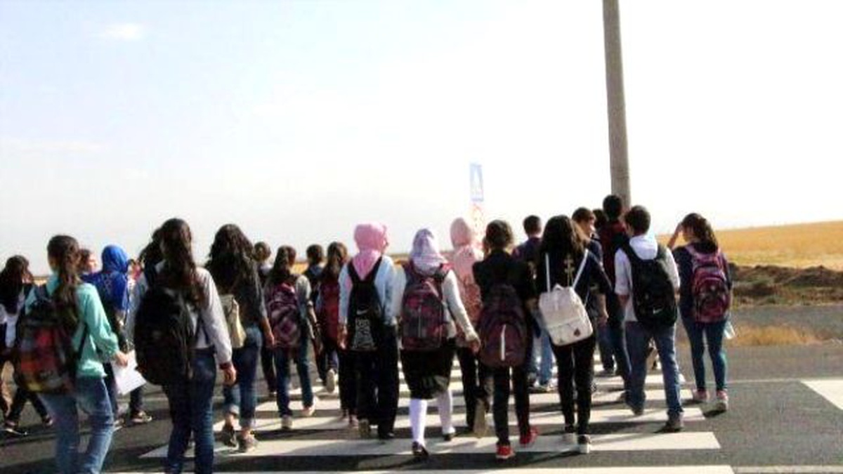 Nusaybin\'de Öğrencilerin Tehlikeli Okul Yolculuğu