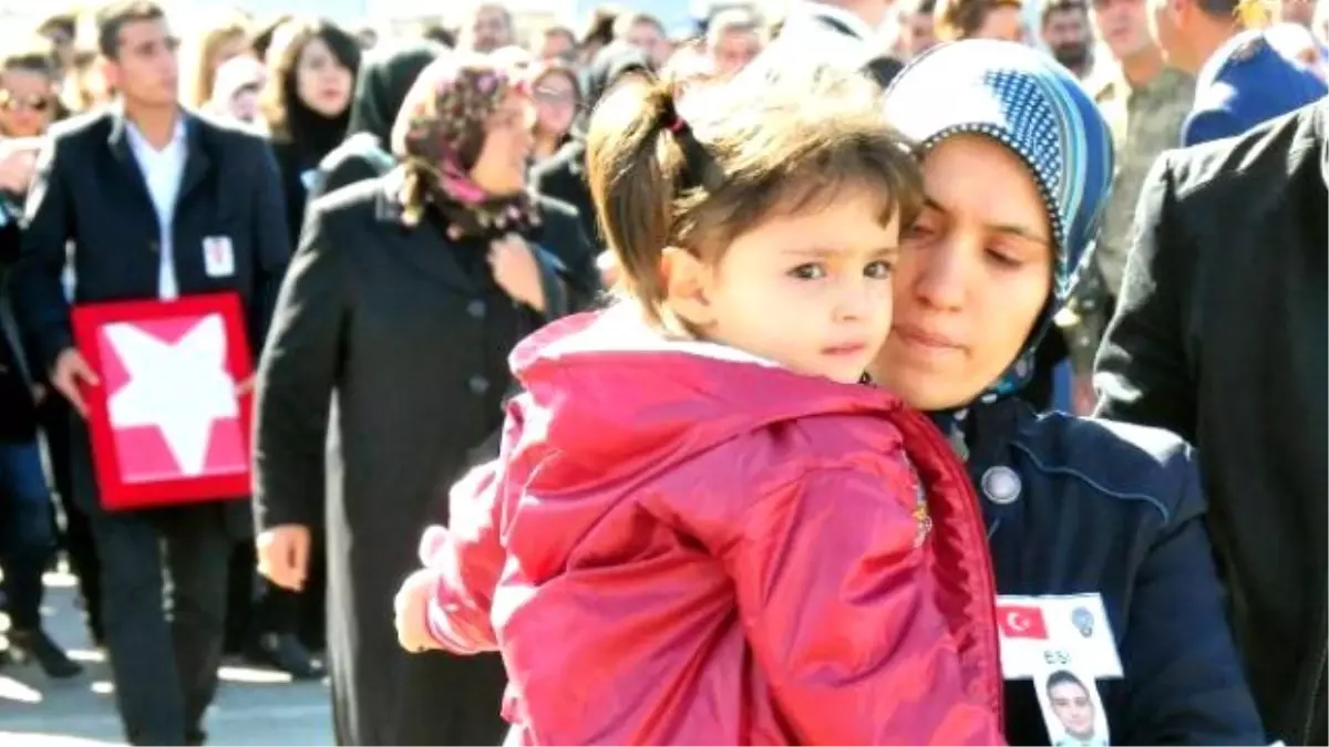 Şehit Polis Törenle Memleketine Uğurlandı