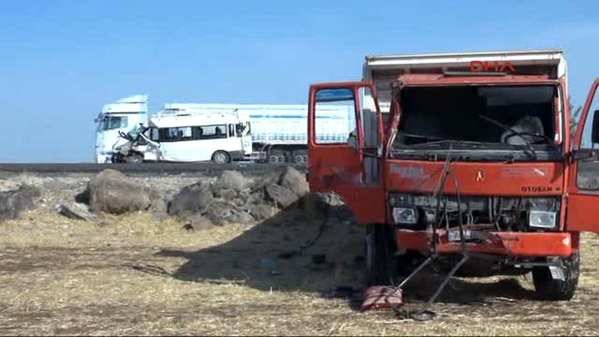 Şırnak? Ta Öğrenci Servisi Kamyonla Çarpıştı; 1 Ölü, 15 Öğrenci Yaralı