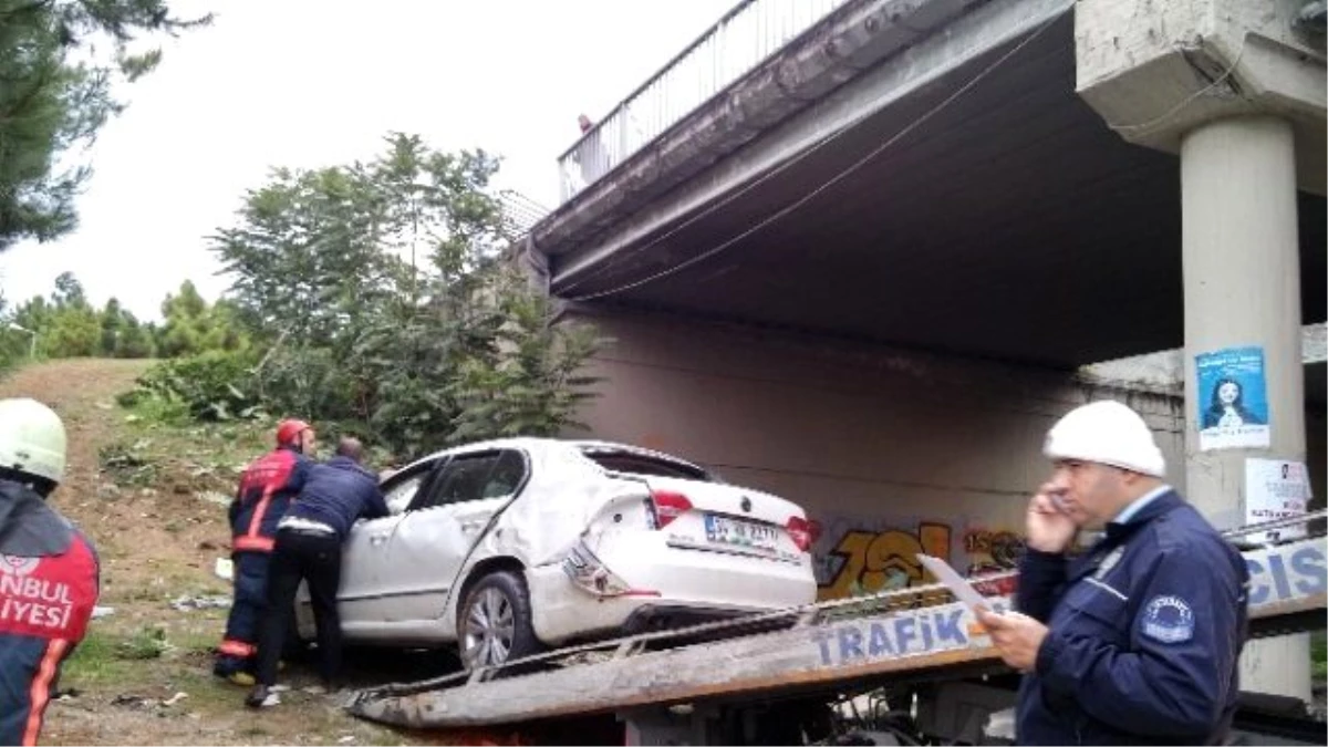 Virajı Alamayan Otomobil Köprüden Uçtu: 4 Yaralı