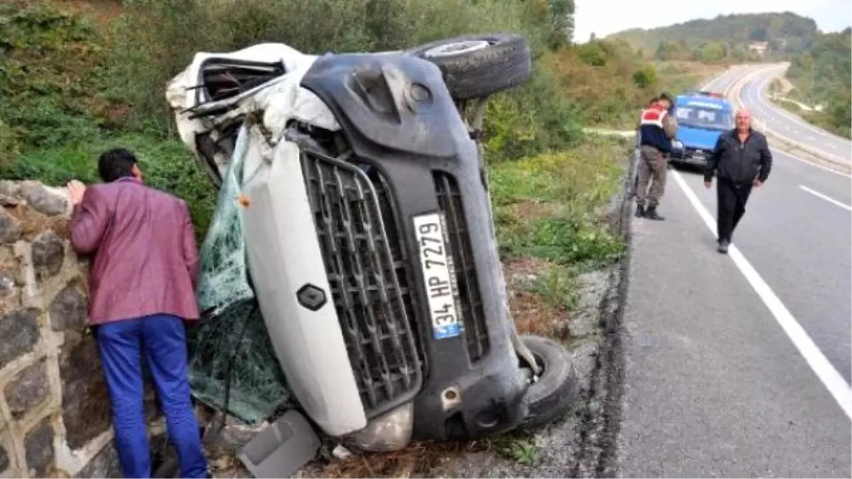 Zonguldak\'ta Minibüs Takla Attı: 1 Yaralı