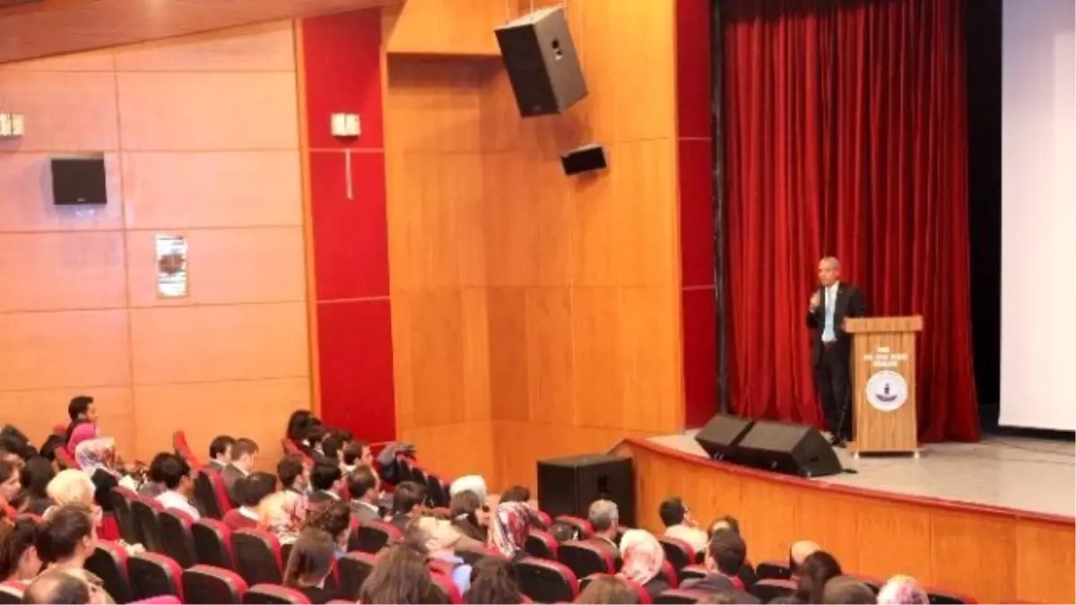 Ahlat\'ta Öğretmenlere "Etik Eğitimi" Semineri Veriliyor