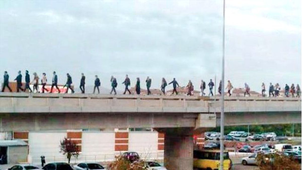 Ankara Metrosunda Yaşanan Bomba Paniği Kamerada
