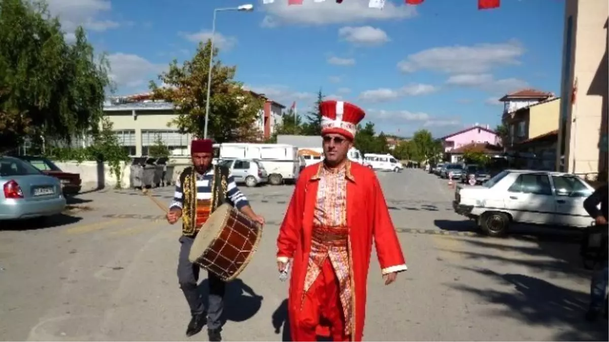 Asırlık Güreşlere Tellallı Davet