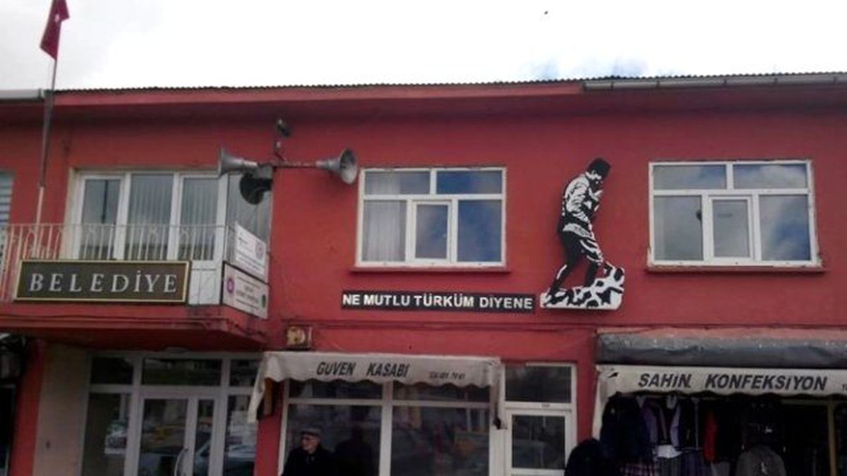 Başkan Azizoğlu\'ndan Tabela Açıklaması