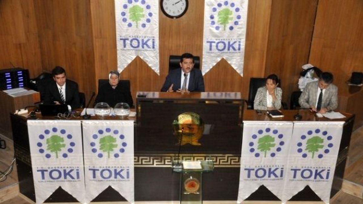 Çay Mahallesi Kentsel Dönüşüm Projesi\'nde Hak Sahipleri Dairelerine Kavuştu