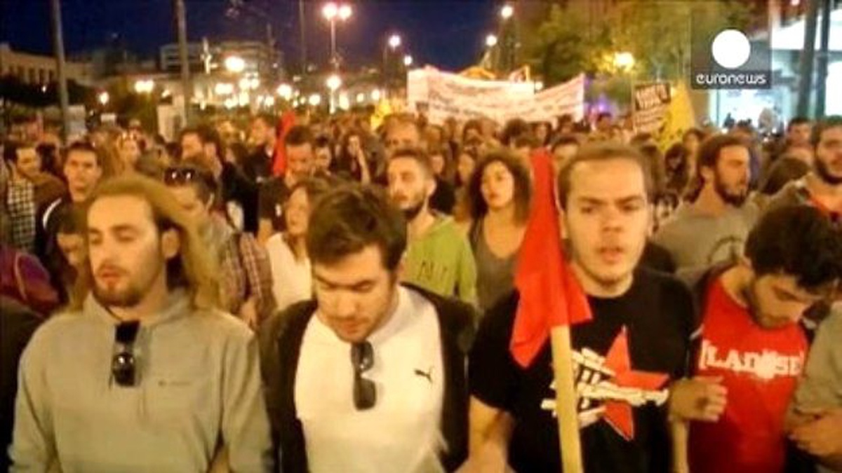 Duvarları Kaldırın Mültecilere Kapıları Açın"