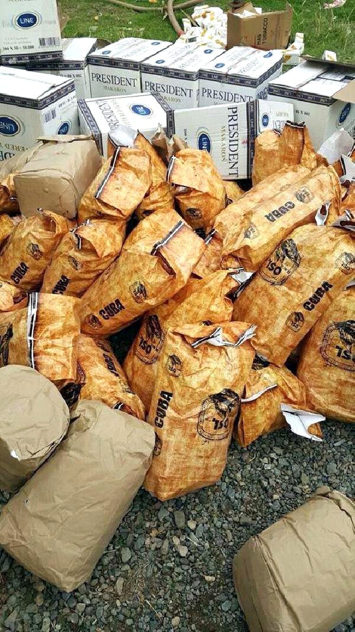Elazığ\'da 500 Bin Liralık Kaçak Sigara ve Tütün Ele Geçirildi