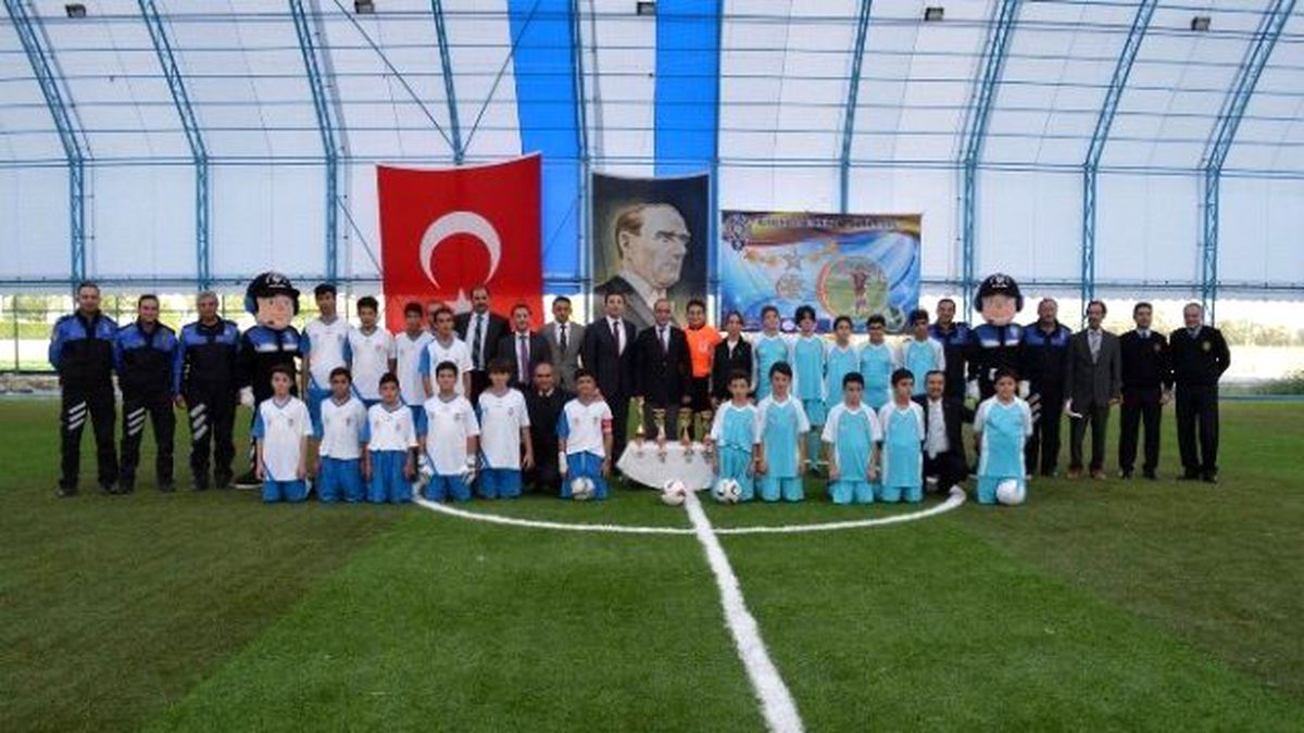 Erzincan\'ın Yıldızları Projesi Ortaokullar Arası Halı Saha