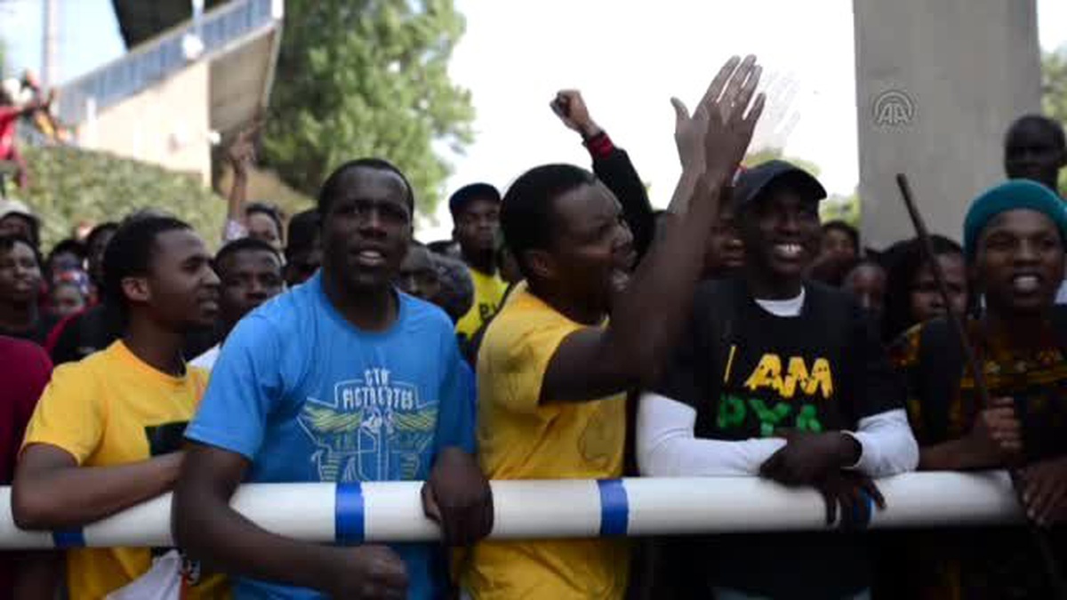 Güney Afrika'da Harç Protestosu