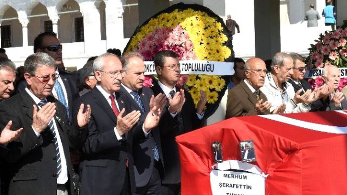 Kılıçdaroğlu, Prof. Dr. Şerafettin Turan\'ın Cenaze Törenine Katıldı
