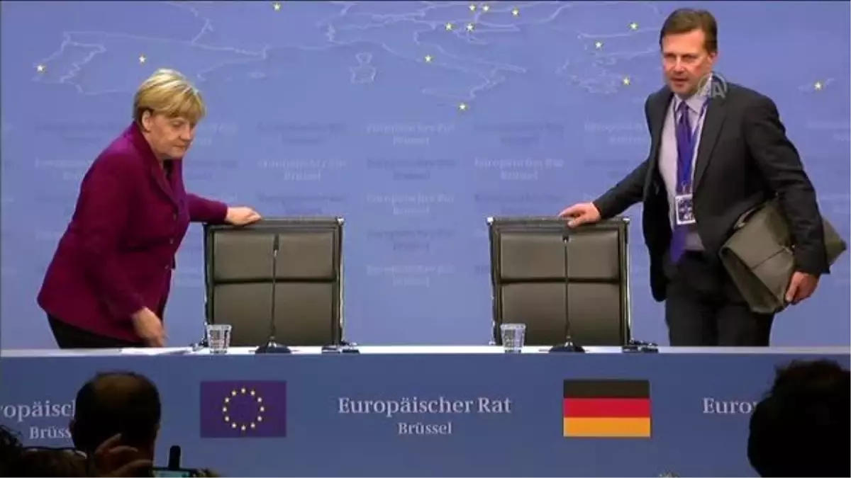 Merkel - Hollande Basın Toplantısı