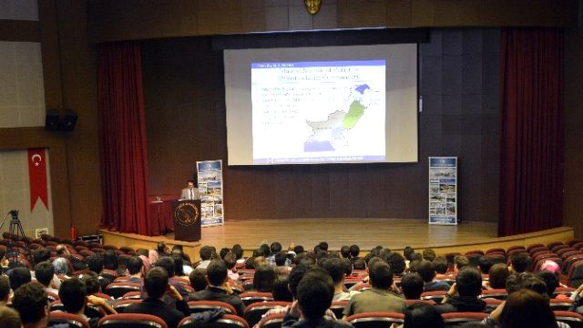 Pakistan\'da Yükseköğretim ve Pakistan Kültürü Konuşuldu