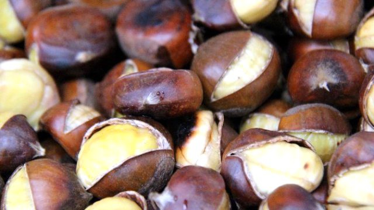 Pişmiş Kestanenin Kilosu 50 Liradan 35 Liraya Düştü
