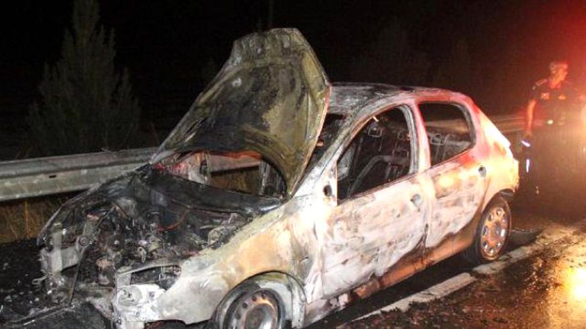 Şanlıurfa\'da Seyir Halindeki Otomobilde Yangın Çıktı