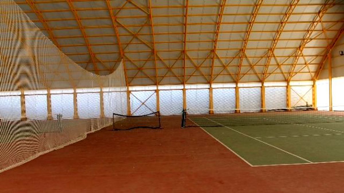 Tenis Kortları Çürümeye Terk Edildi