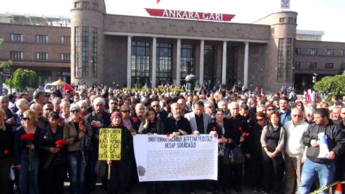 Ankara'da Terör Saldırısında Ölenler İçin Eylem Yapıldı