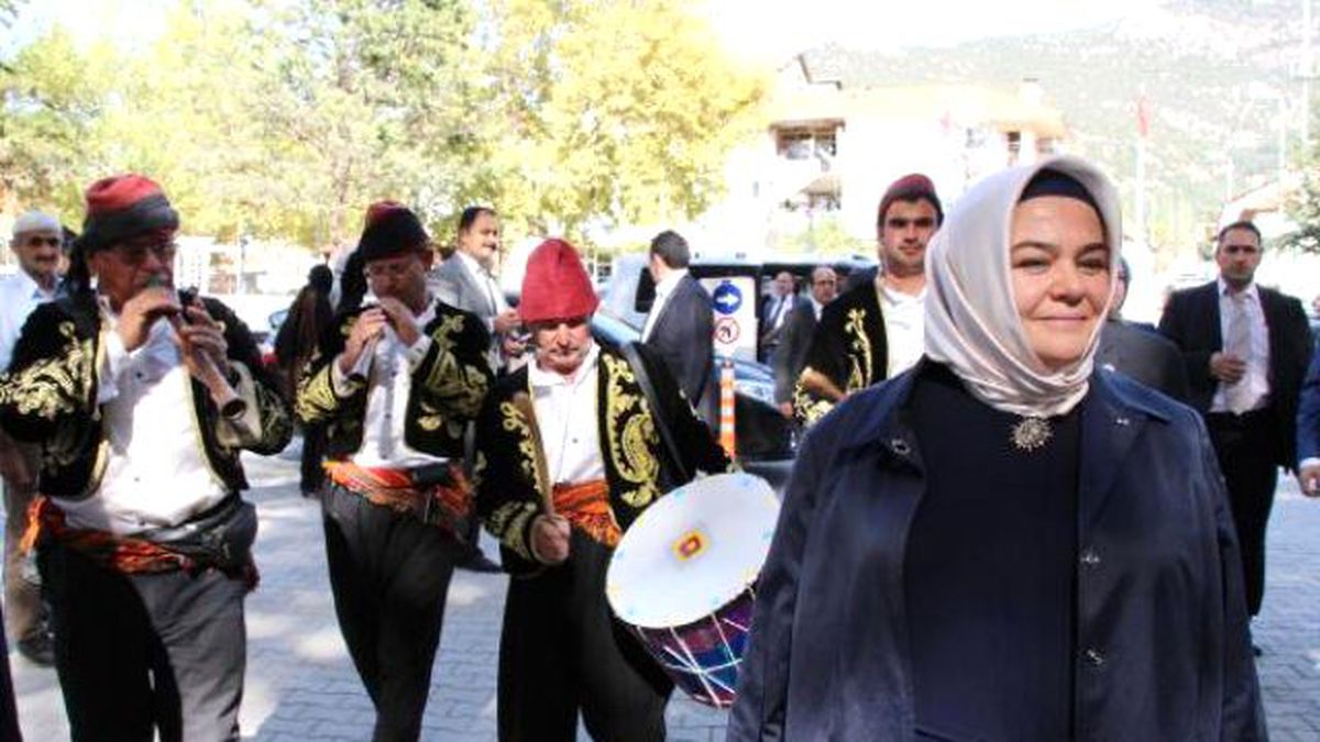 Bakan Gürcan: Taş Atan Olmadık, Gül Uzatan Olduk (2)