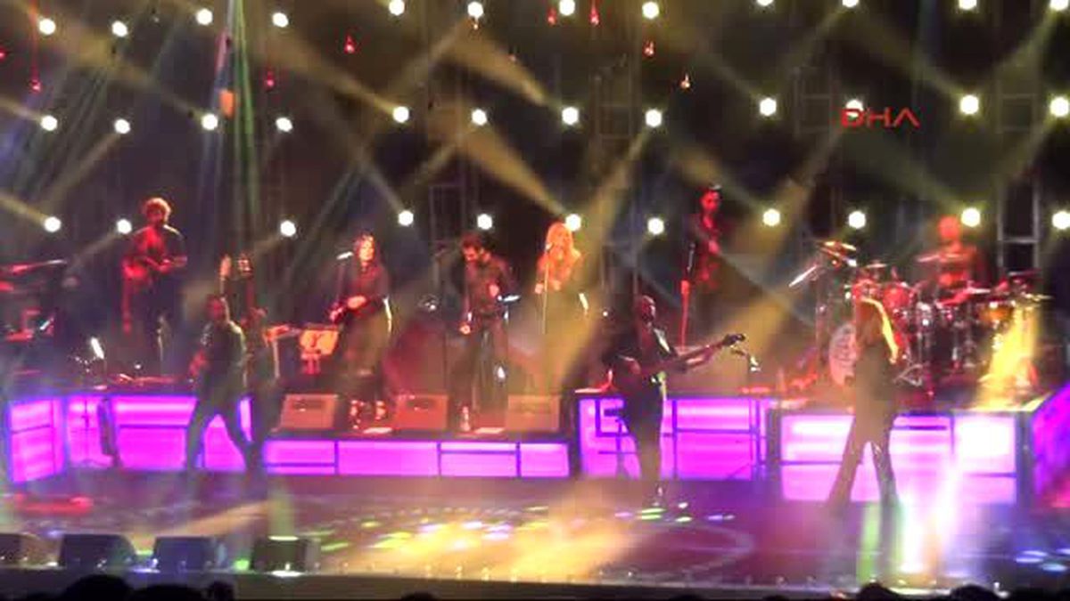 Bursa - İki Kez Konserini İptal Eden Sıla Hayranlarıyla Buluştu