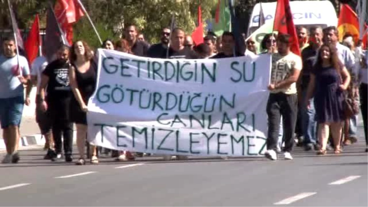 Cumhurbaşkanı Erdoğan\'a KKTC\'de Sert Protesto