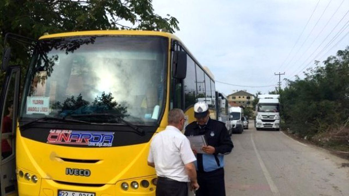 Öğrenci Servis Araçları Denetleniyor