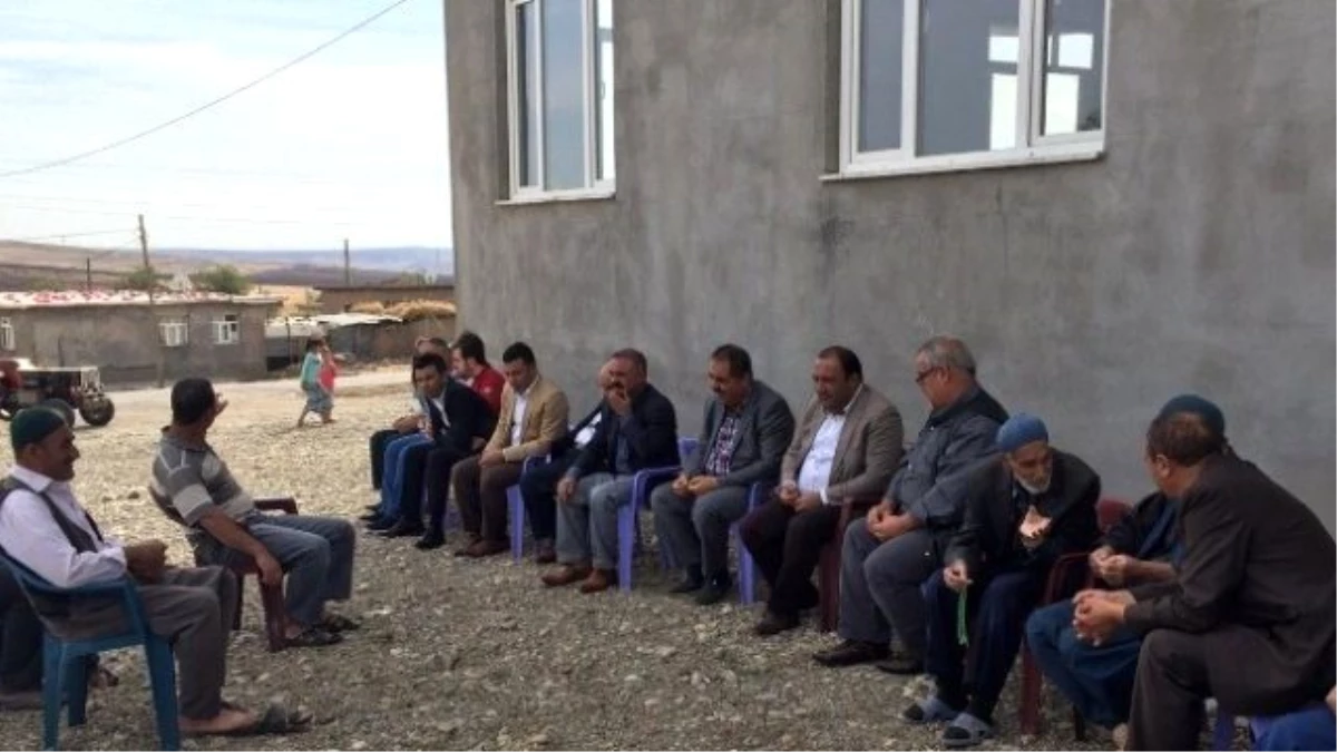 Ak Partili Yontürk Sur\'a Bağlı Köyleri Ziyaret Etti
