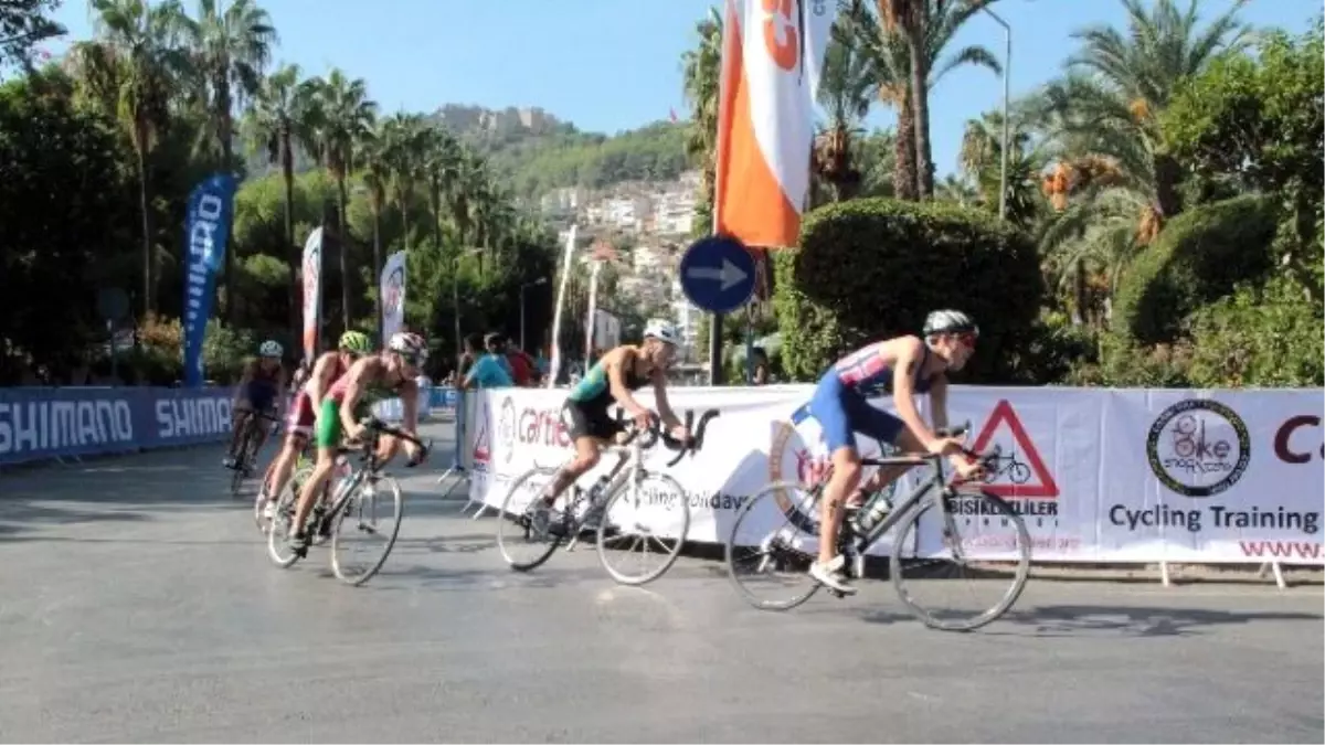 Alanya\'da Triatlon Heyecanı