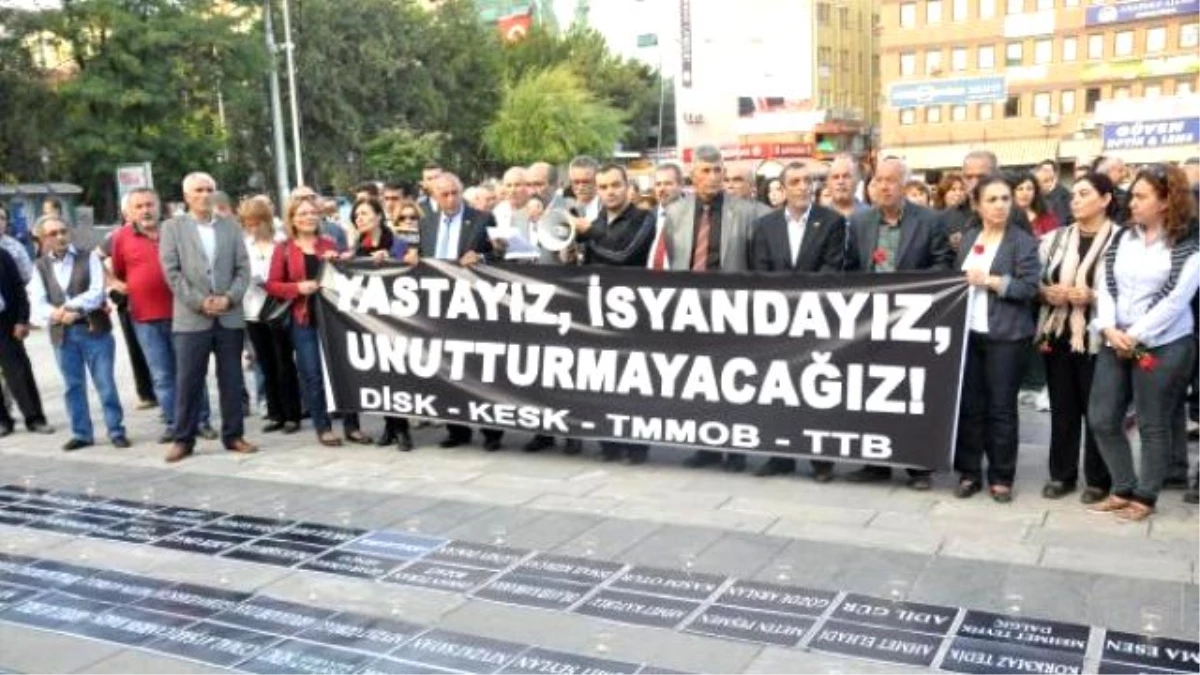 Ankara\'daki Terör Saldırısında Ölenler İçin Kırıkkale\'de Karanfilli Anma
