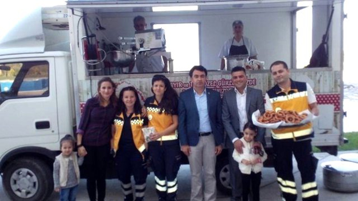 Burhaniye\'de Ören 112 Den Lokma Hayrı