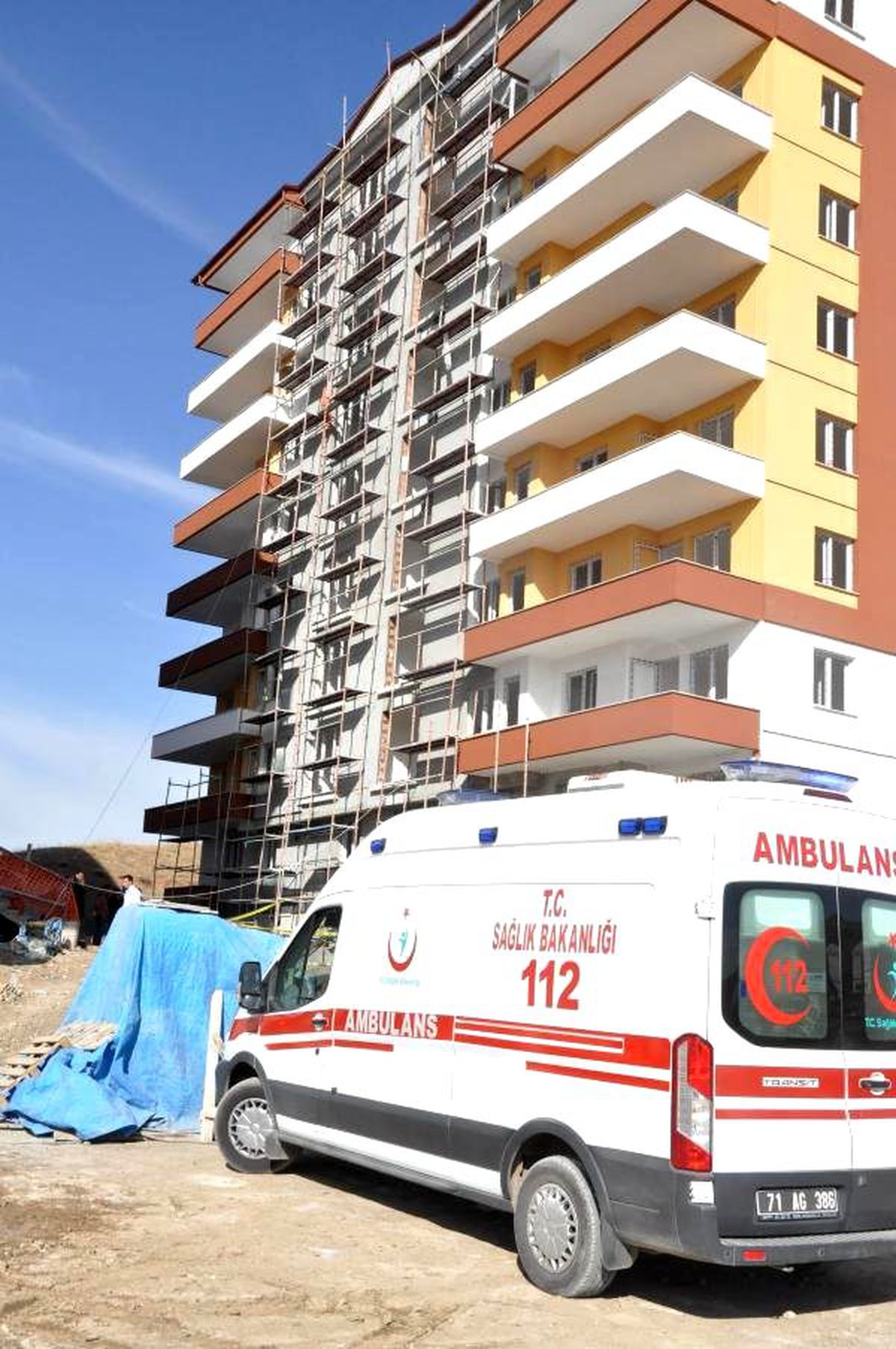 Çatıdan Düşen İşçi Öldü