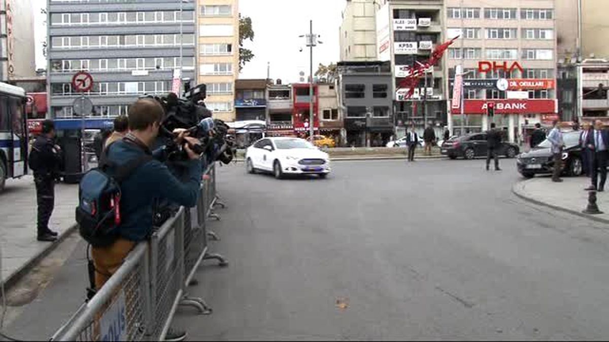 Davutoğlu Merkel Görüşmesi Tam Saatinde Başladı