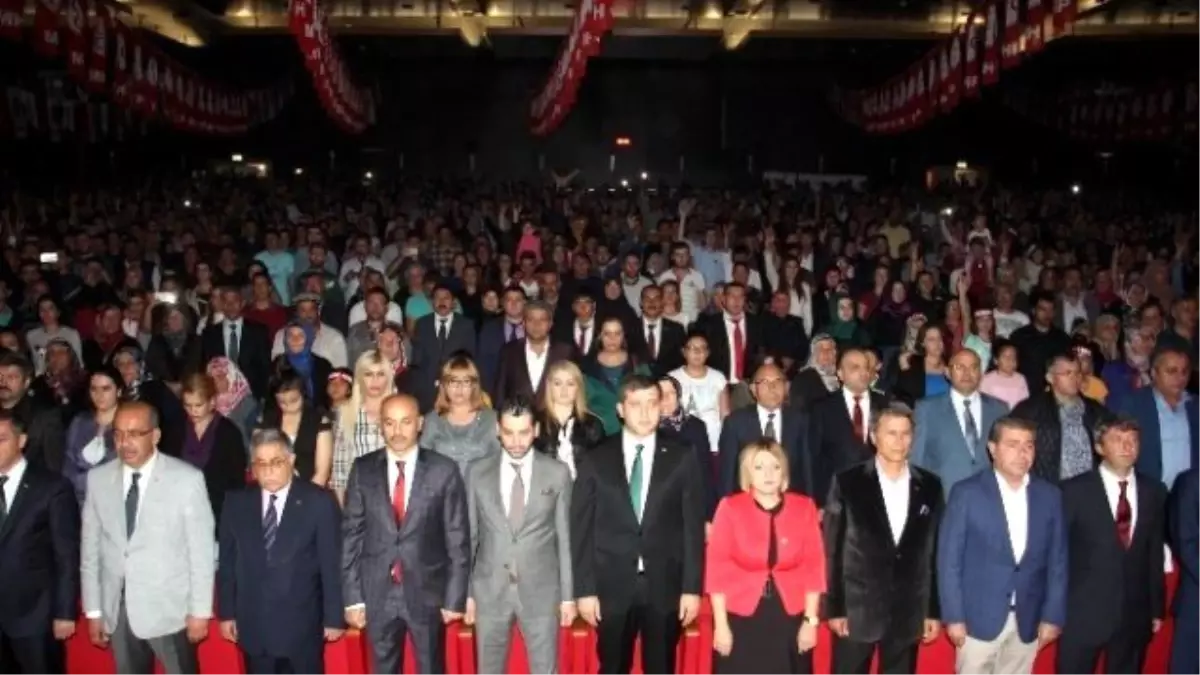 MHP\'liler Ali Kınık Konseriyle Coştu