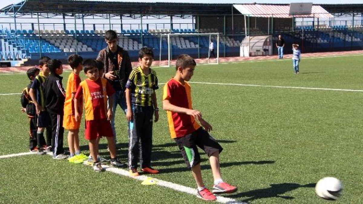 Şırnak\'taki Futbol Okuluna Yoğun İlgi