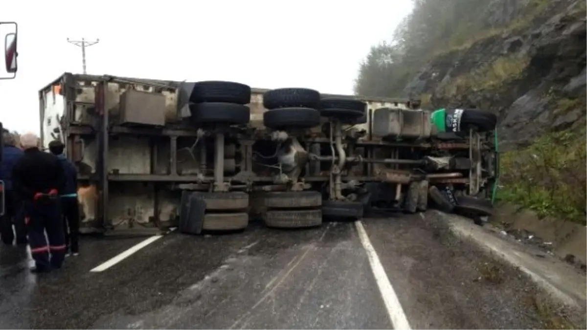 Zonguldak\'ta Trafik Kazası: 2 Yaralı