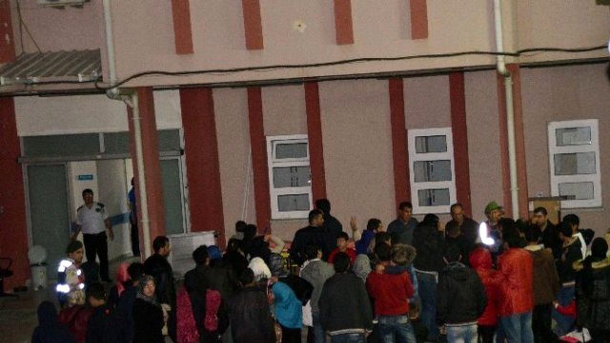 Aliağa\'da 99 Kaçak Göçmen Yakalandı