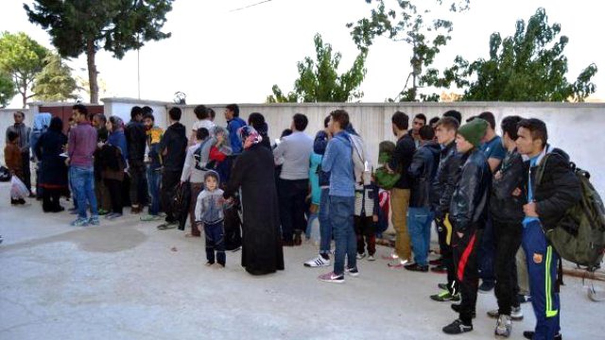 Ayvalık Açıklarında 57 Afgan Yakalandı