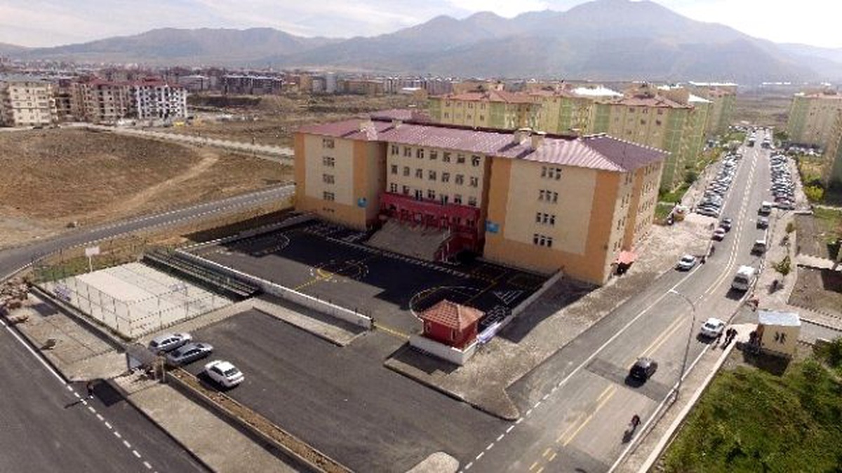 Büyükşehir, Erzurum\'u Sokak Sokak Asfaltlıyor